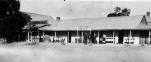 The Central Australian Hotel, Tibooburra, circa 1925 with gum tree on the left. Photo courtesy of The State Library of New South .Wales
